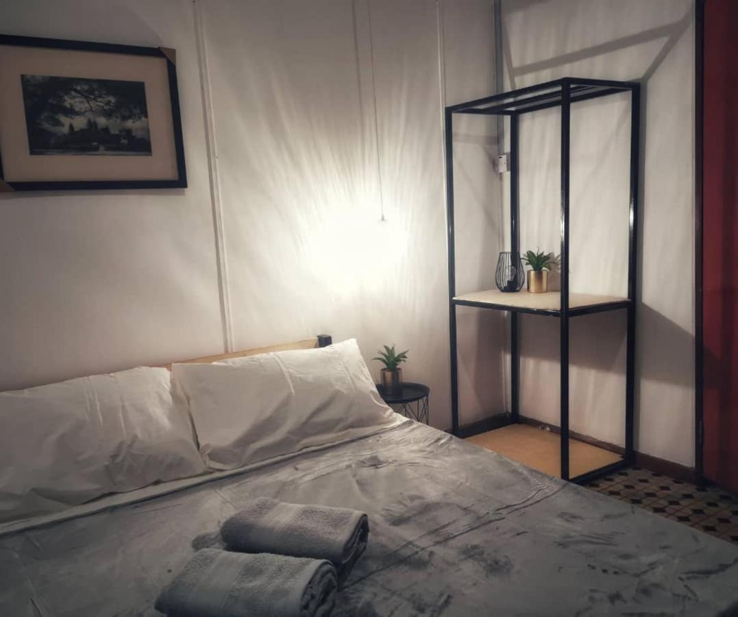 Treehouse Hostel Kuching Kültér fotó