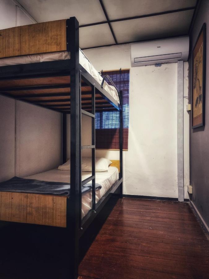 Treehouse Hostel Kuching Kültér fotó