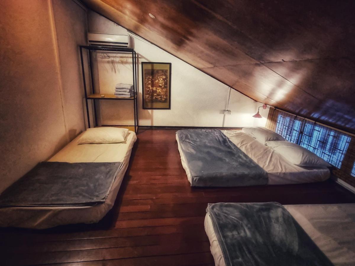 Treehouse Hostel Kuching Kültér fotó